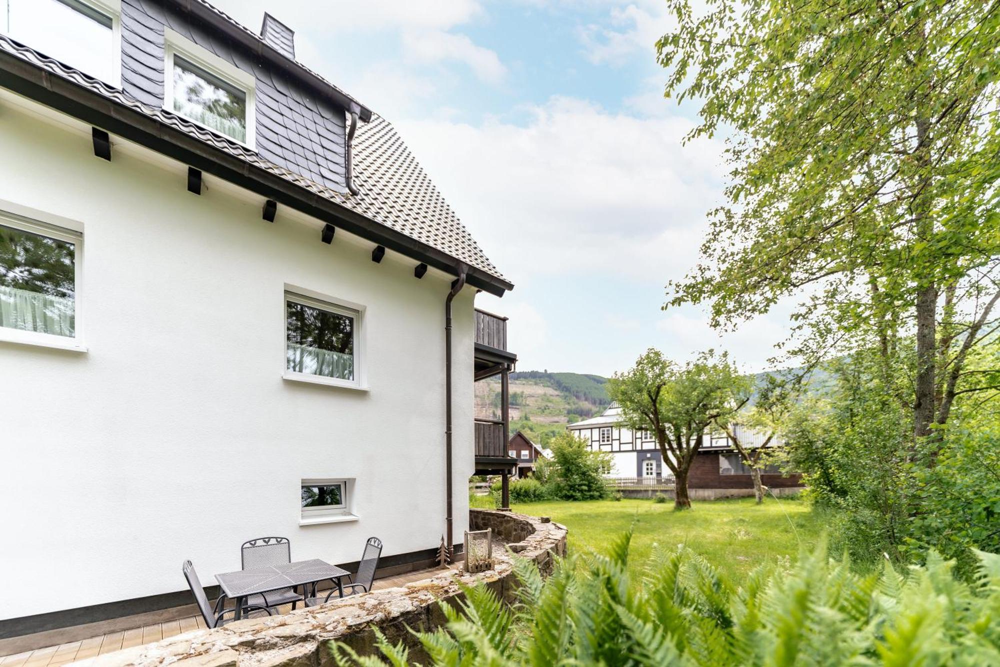 Ferienwohnung Haus An Der Lenne Lennestadt Esterno foto